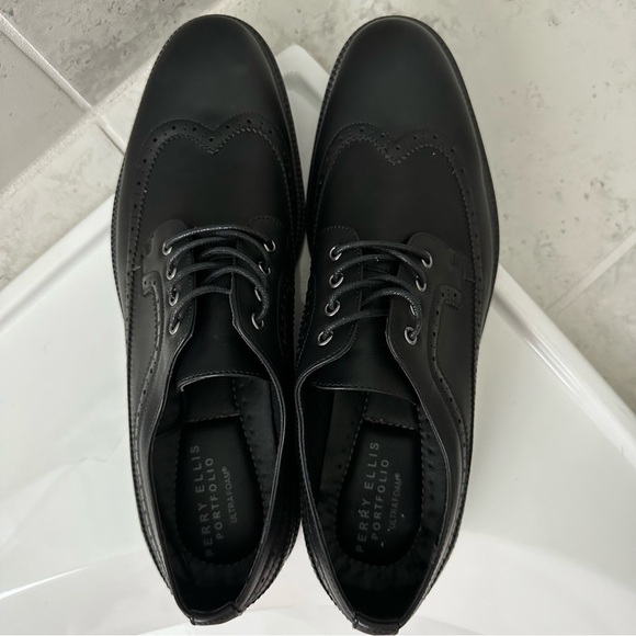 Perry Ellis Men’s Oxford Shoe Size 12